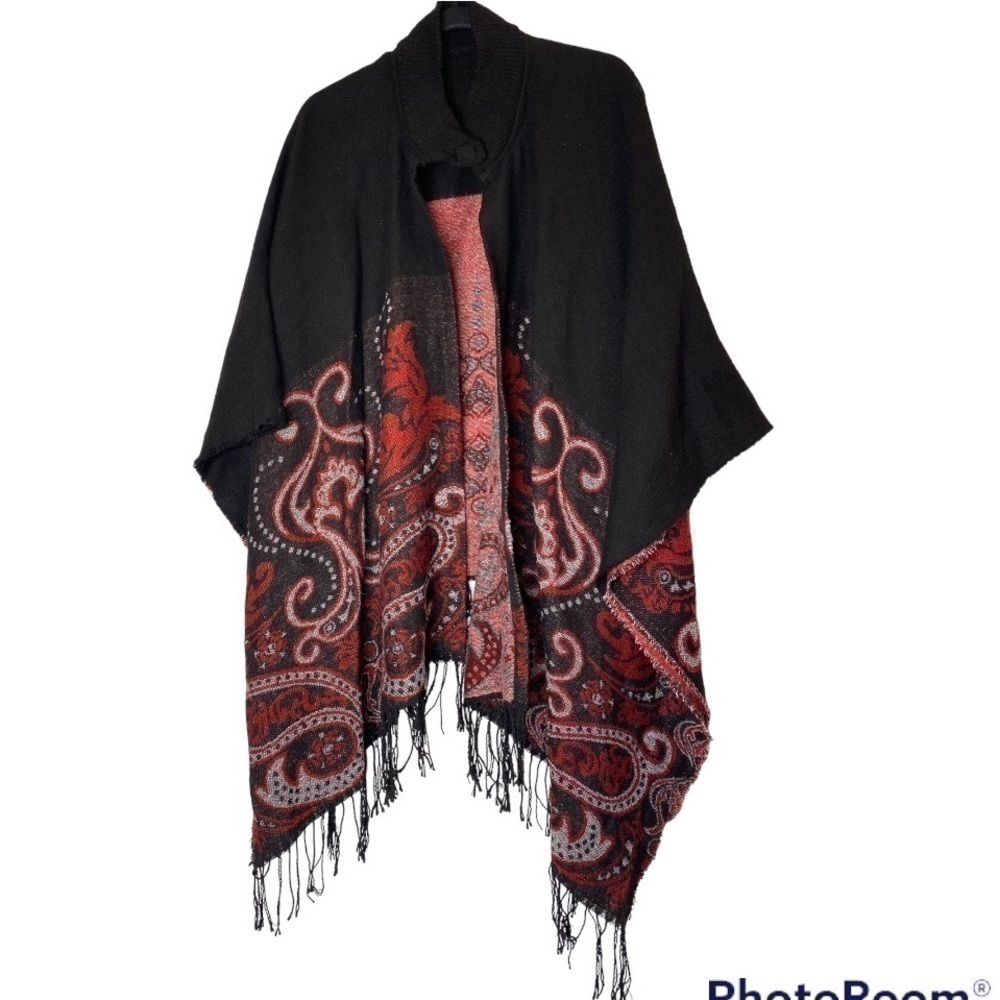 RED & BLACK PATTERNED PAISLEY PONCHO WITH FRINGE